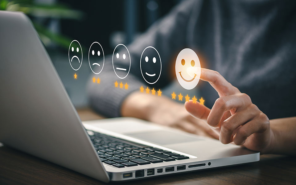 image de notation avec smileys pour satisfaction client