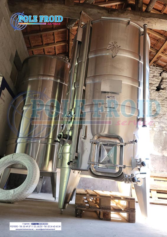 Deux cuves côte à côte pour processus de vinification